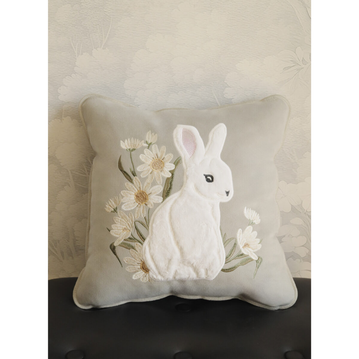 Декоративная подушка Easter Meadow